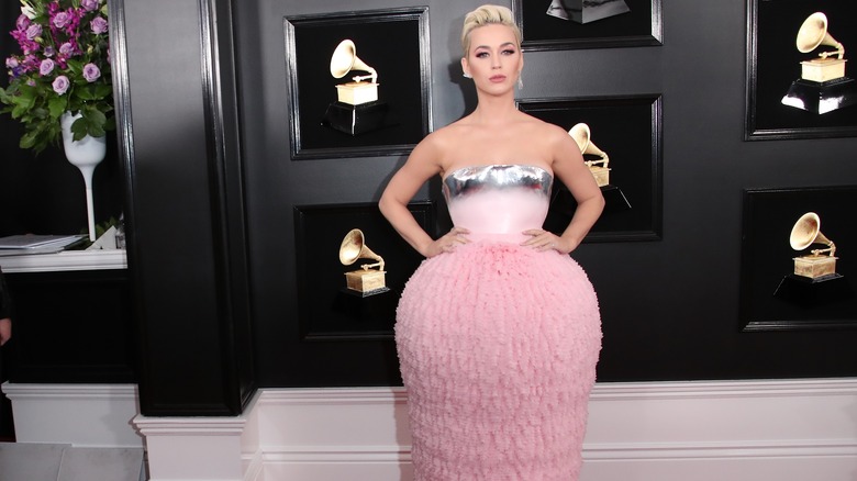 Katy perry pink dress red carpet