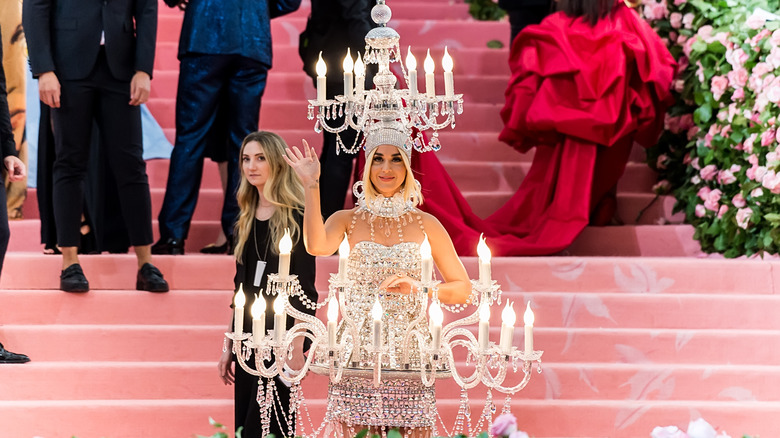 chandelier katy perry diamonds
