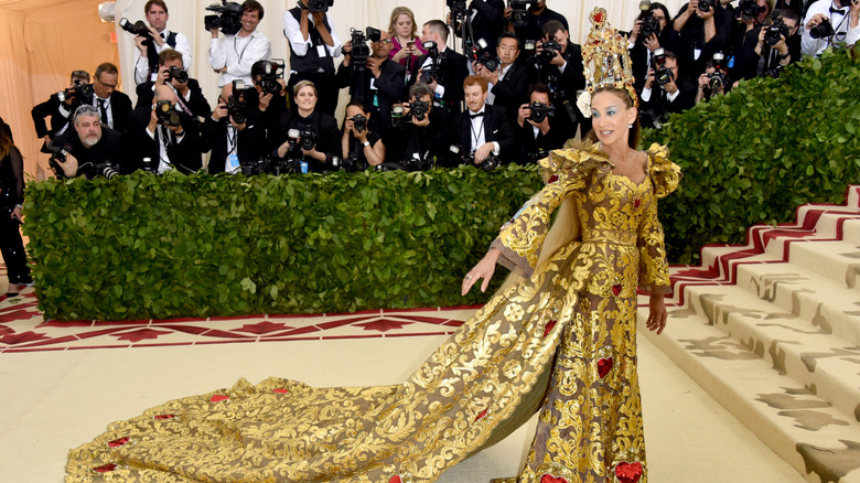 musical headpiece gold dress