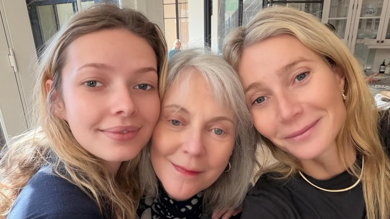 Gwyneth Paltrow posting a makeup-free selfie with her daughter Apple Martin and her mom Blythe Danner