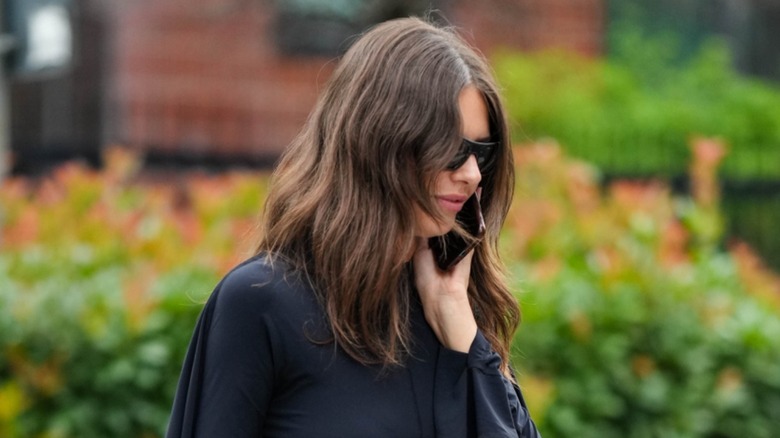 woman with dark brown balayage 