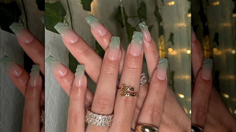 3D French ombré tips 