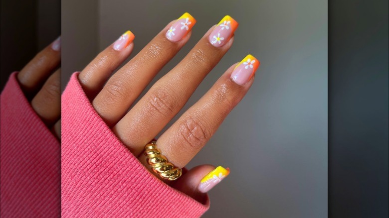 Daisy French manicure