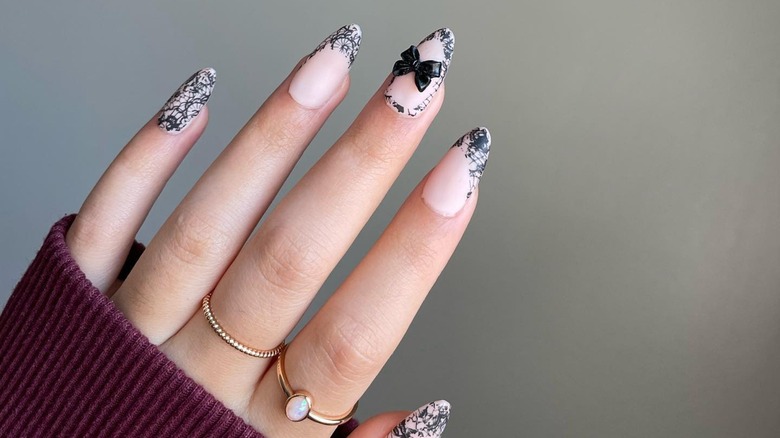 black lace art manicure