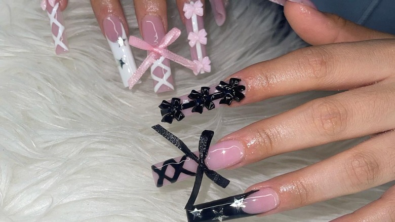 Balletcore nails in pink and black