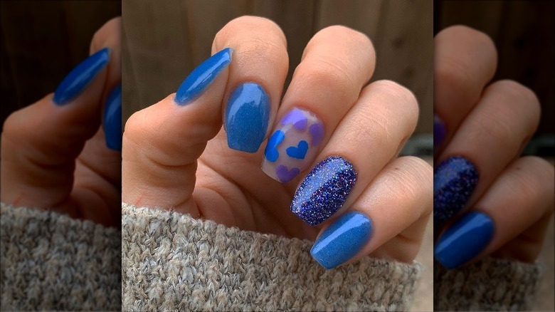 blue dip powder manicure