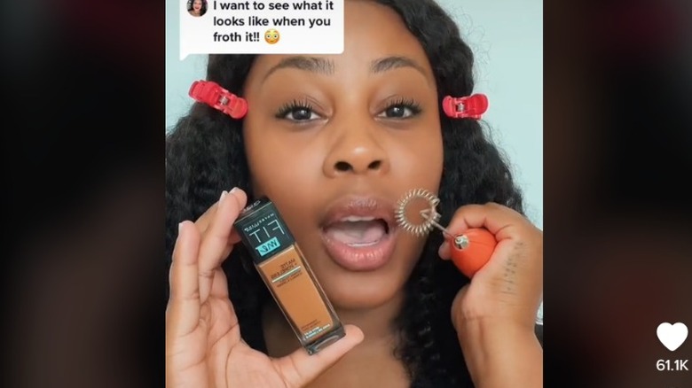 Avonna Sunshine frothing foundation