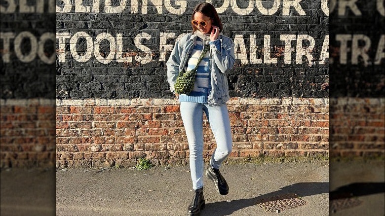 Skinnies jeans with a sweater