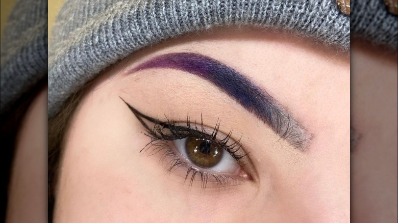 Outlined black eyeliner