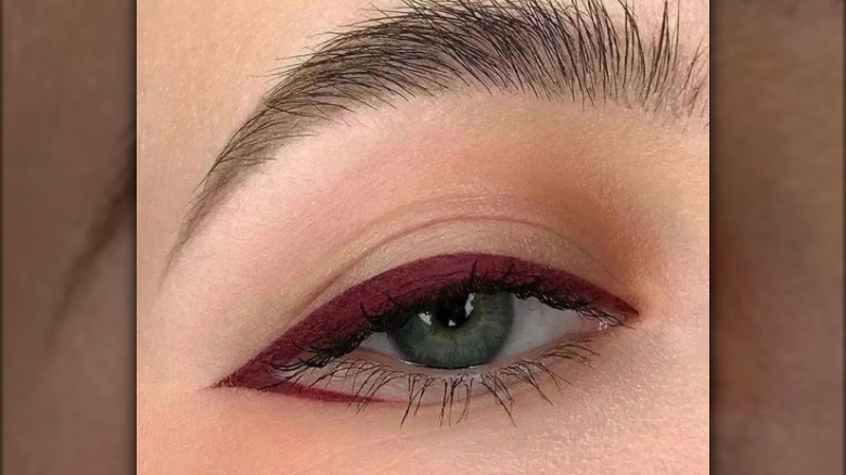 A woman wearing puppy eyes eyeliner
