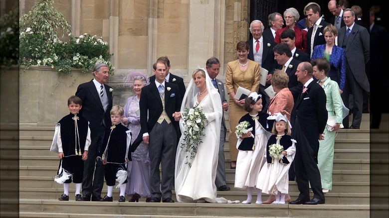 A photo of the royal family standing on the church steps after Prince Edward and Sophie's wedding.