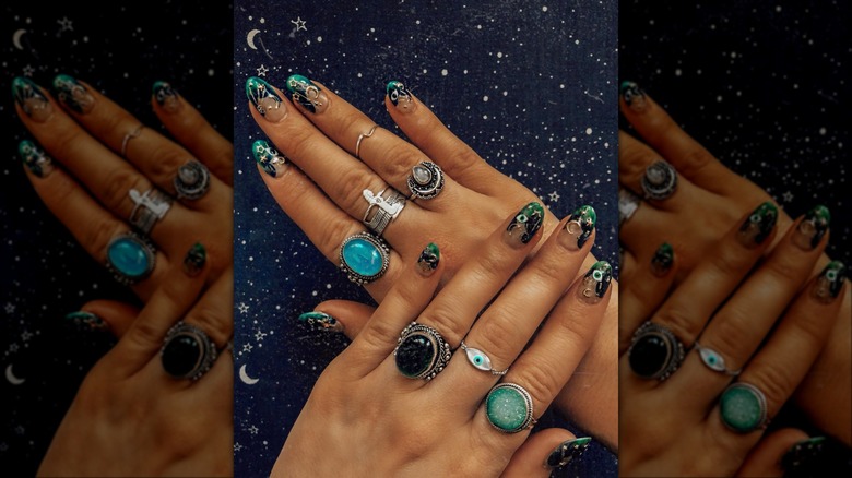 Green tipped celestial mani