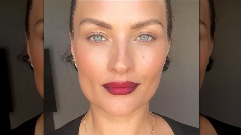 woman with no mascara