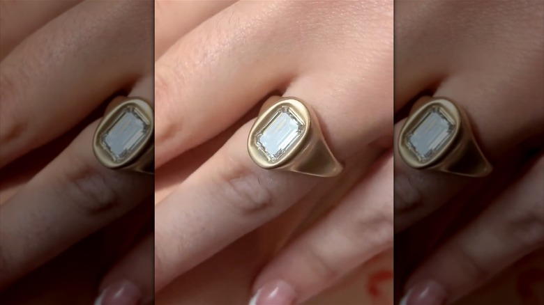 engagement ring with diamond embedded 