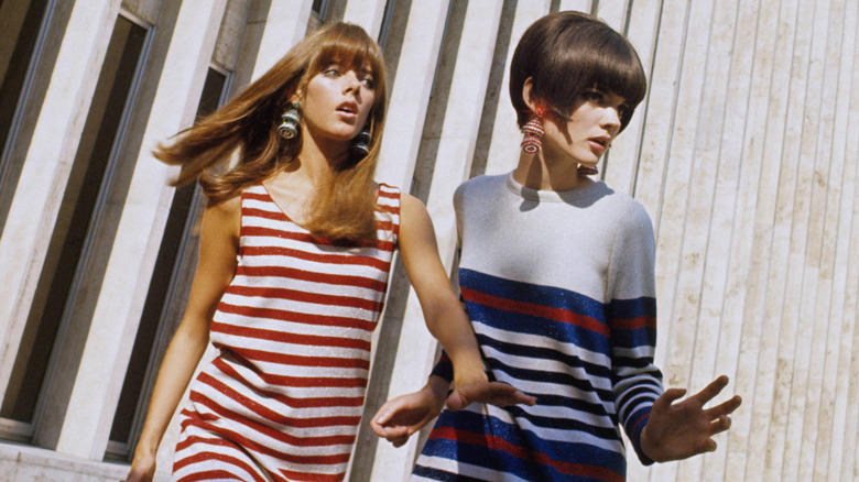 Two models wearing mod Geist & Geist shift dresses