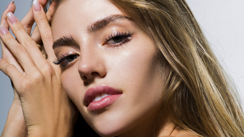 Woman with natural eyebrows