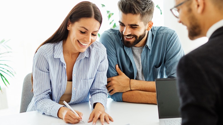 couple discuss financial goals