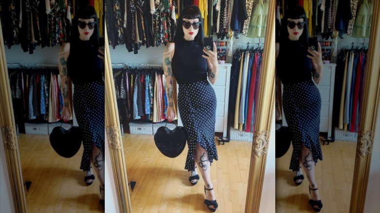 Tailored outfit mirror selfie