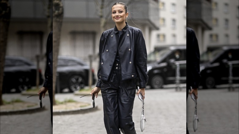 woman wearing all black look