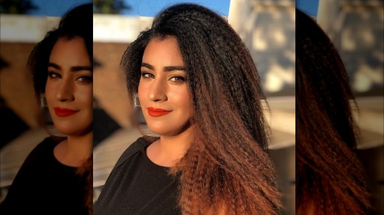 Side-swept crimped hair