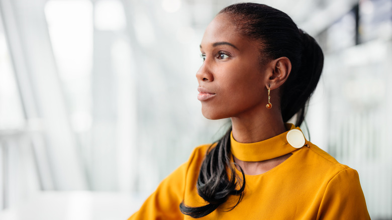 woman with ponytail in airport