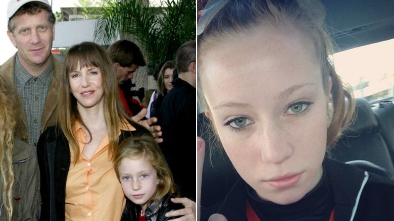 Hannah Einbinder poses with her parents, and takes a selfie