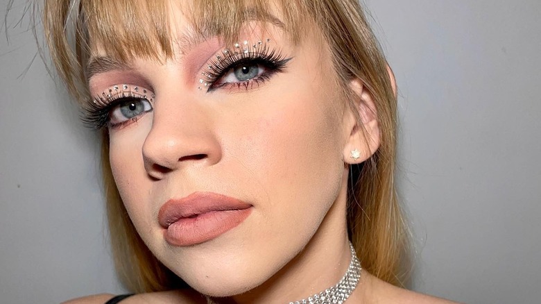 Sparkly dark feminine eye makeup