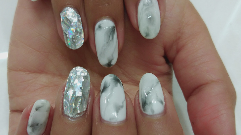 Marble nail art
