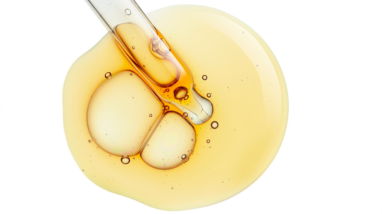 azelaic acid and pipette