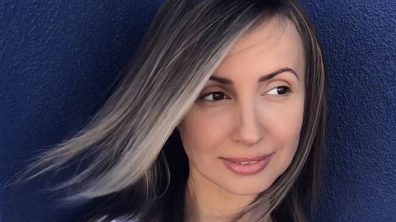 Woman with herringbone highlights