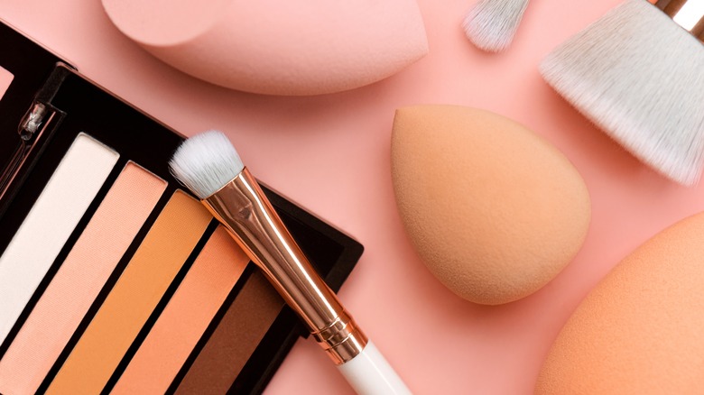 Makeup contouring palette