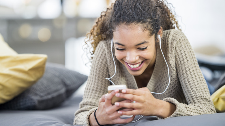 long distance phone call with black woman 