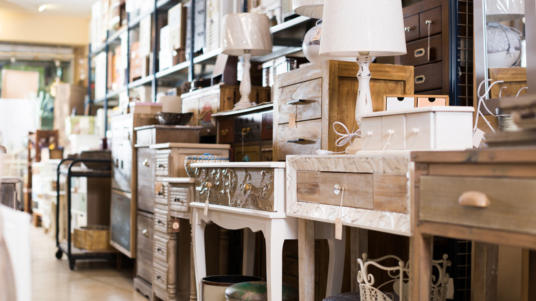 Second-hand furniture store