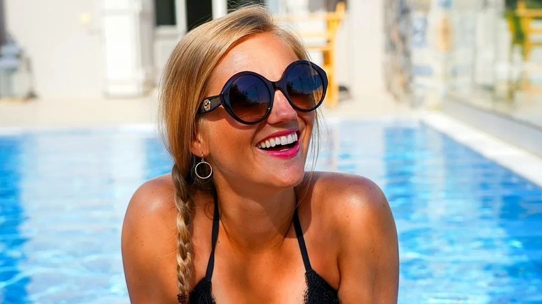 Round black sunglasses