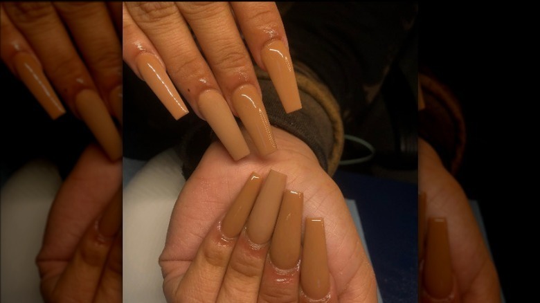 medium nude nails