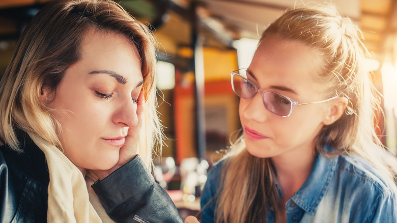 women having honest discussion