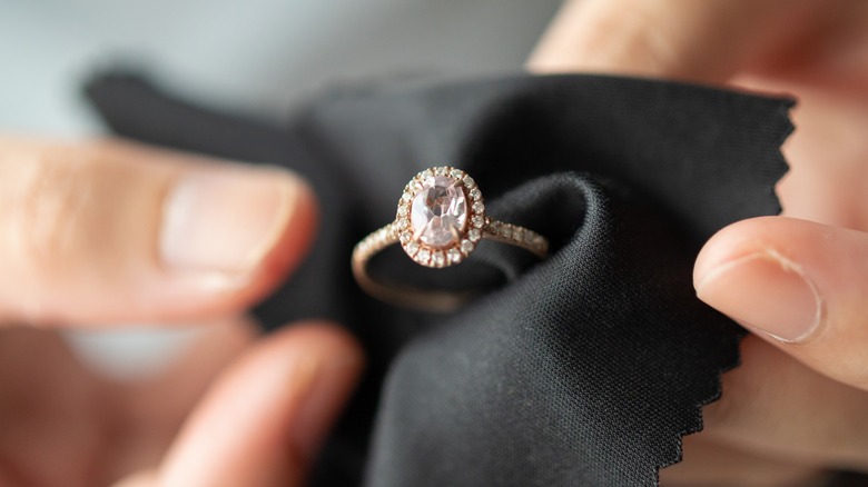 cleaning diamond ring with cloth
