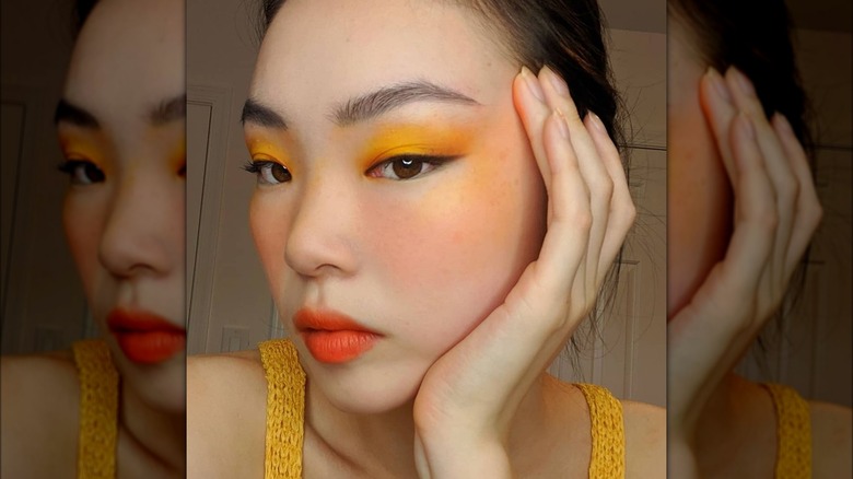 Butter-yellow smokey eye
