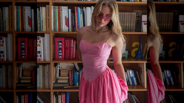 Girl wearing a pearl choker