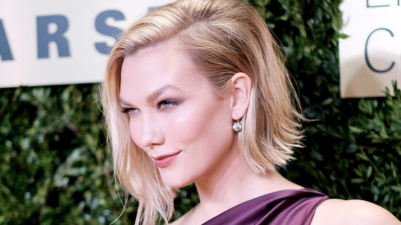 Karlie Kloss short blond hair