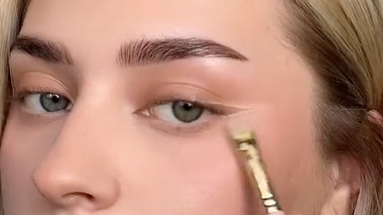 Transparent eyeliner tutorial