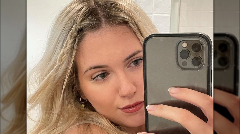 Woman with mini braids