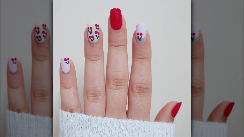 Minimalist cherry manicure