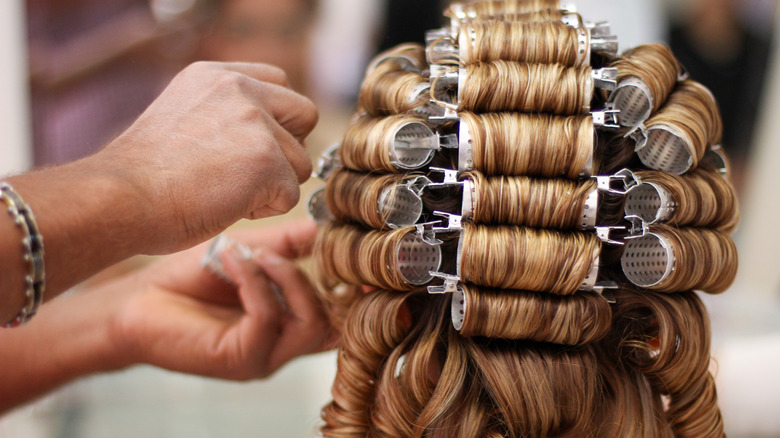 woman perm hair salon