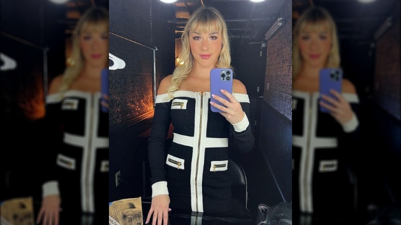 Mikhaila Peterson mirror selfie