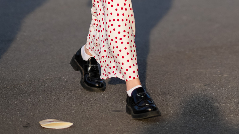 woman wearing ankle socks