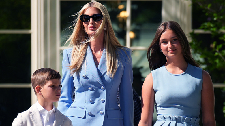 Ivanka and her daughter Arabella Kushner outside the oval office wearing color-coordinated blue outifts