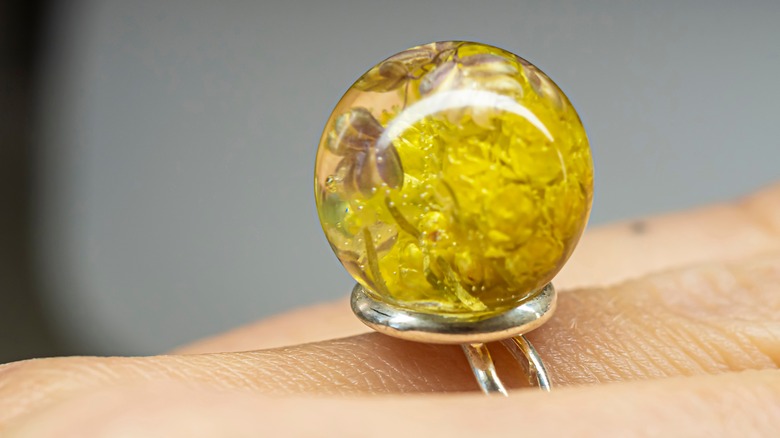 Sphere-shaped jewelry