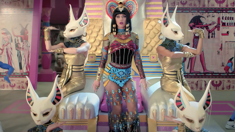 "dark horse" music video