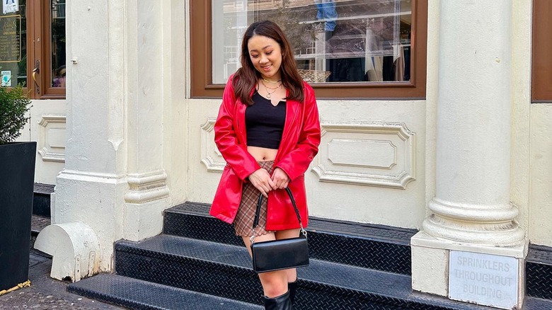 Girl wearing a scarlet blazer.